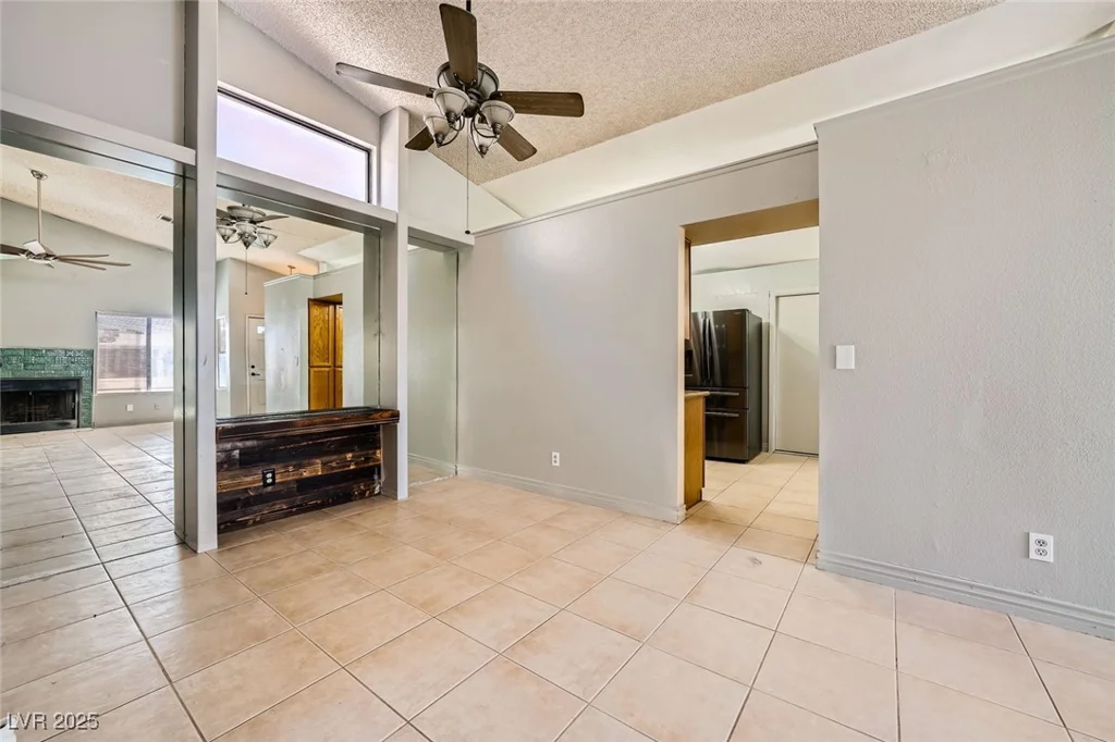 100 Underhill, Las Vegas, NV 89145
