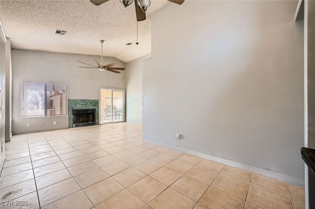 100 Underhill, Las Vegas, NV 89145