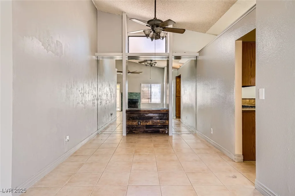 100 Underhill, Las Vegas, NV 89145