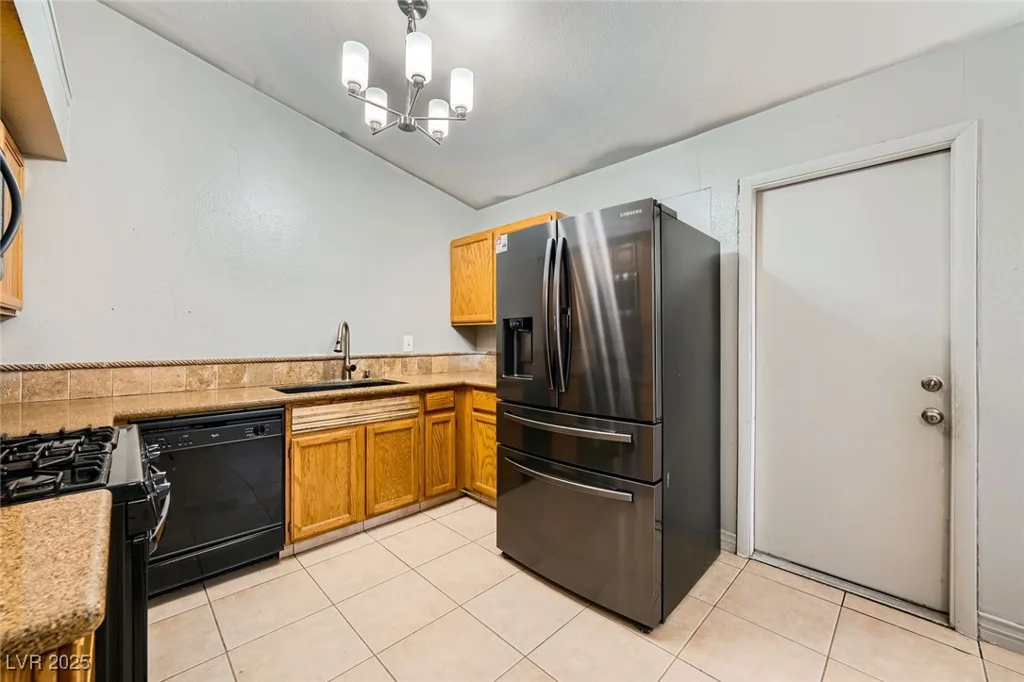 100 Underhill, Las Vegas, NV 89145