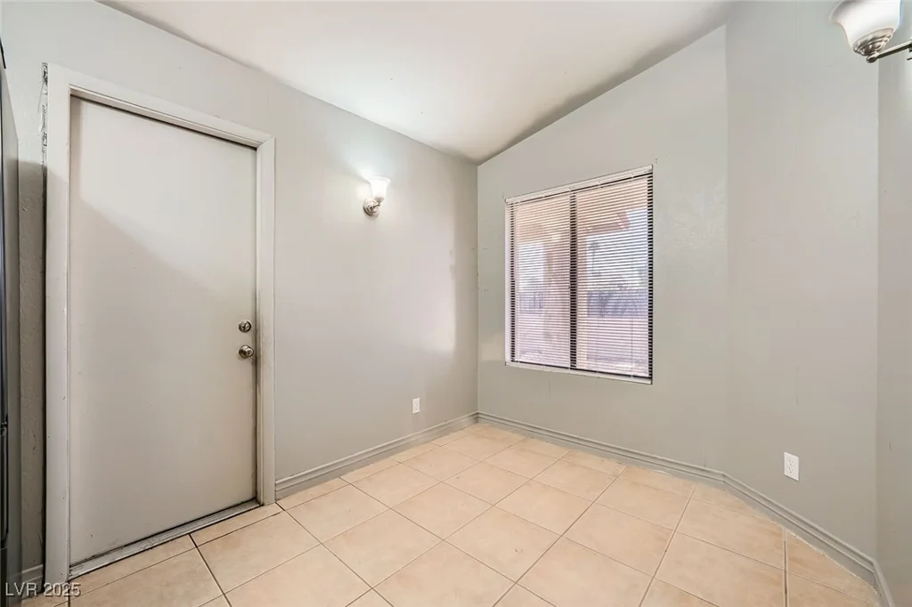 100 Underhill, Las Vegas, NV 89145
