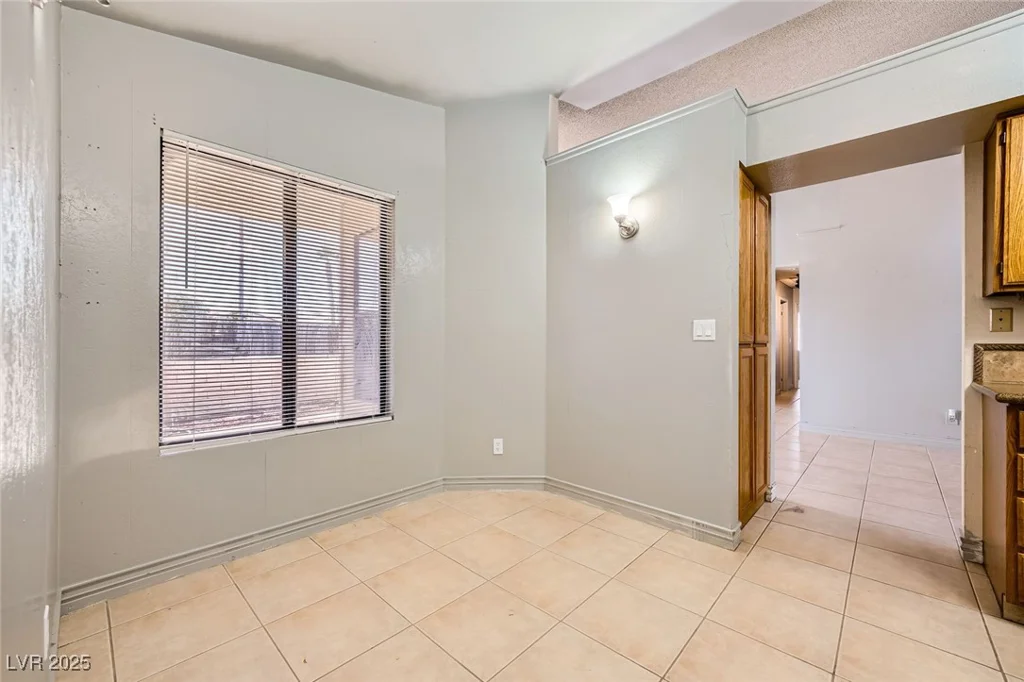100 Underhill, Las Vegas, NV 89145