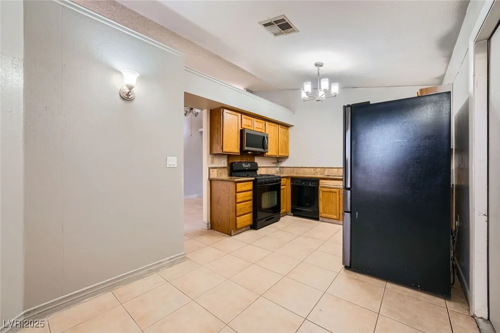 100 Underhill, Las Vegas, NV 89145