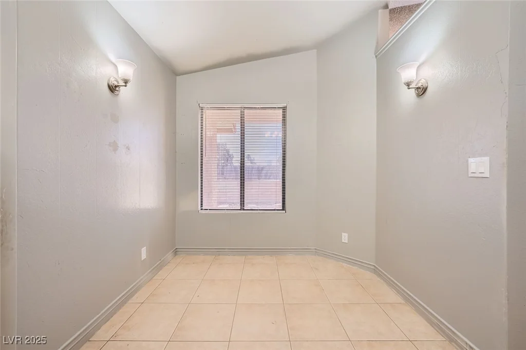 100 Underhill, Las Vegas, NV 89145