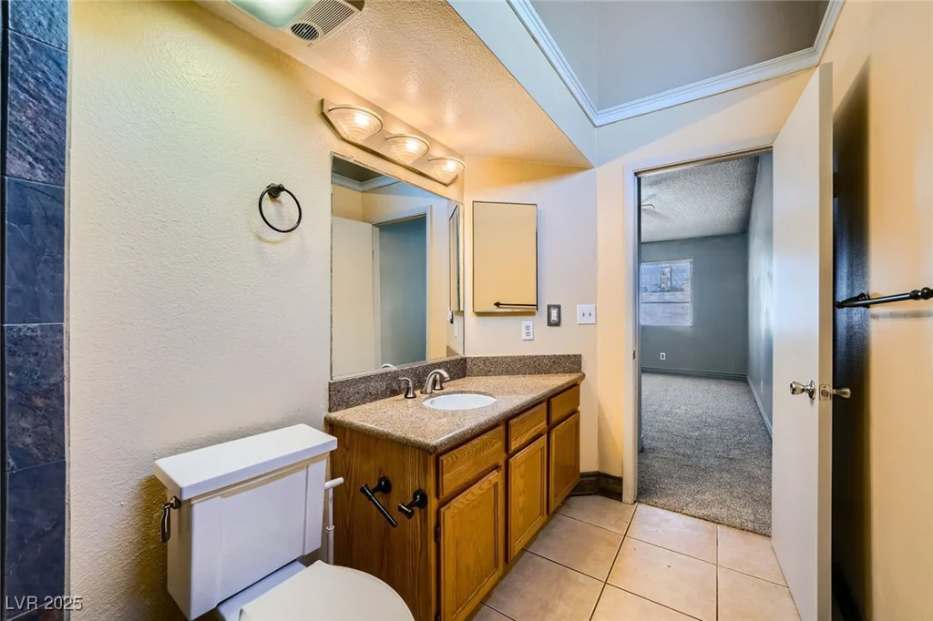 100 Underhill, Las Vegas, NV 89145