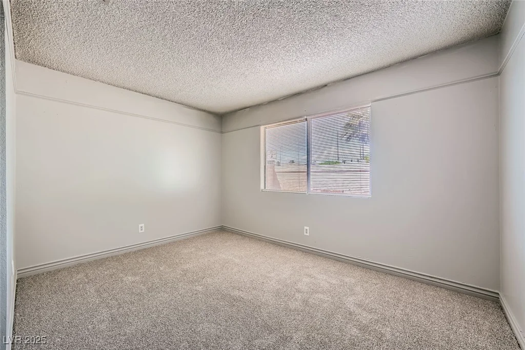 100 Underhill, Las Vegas, NV 89145
