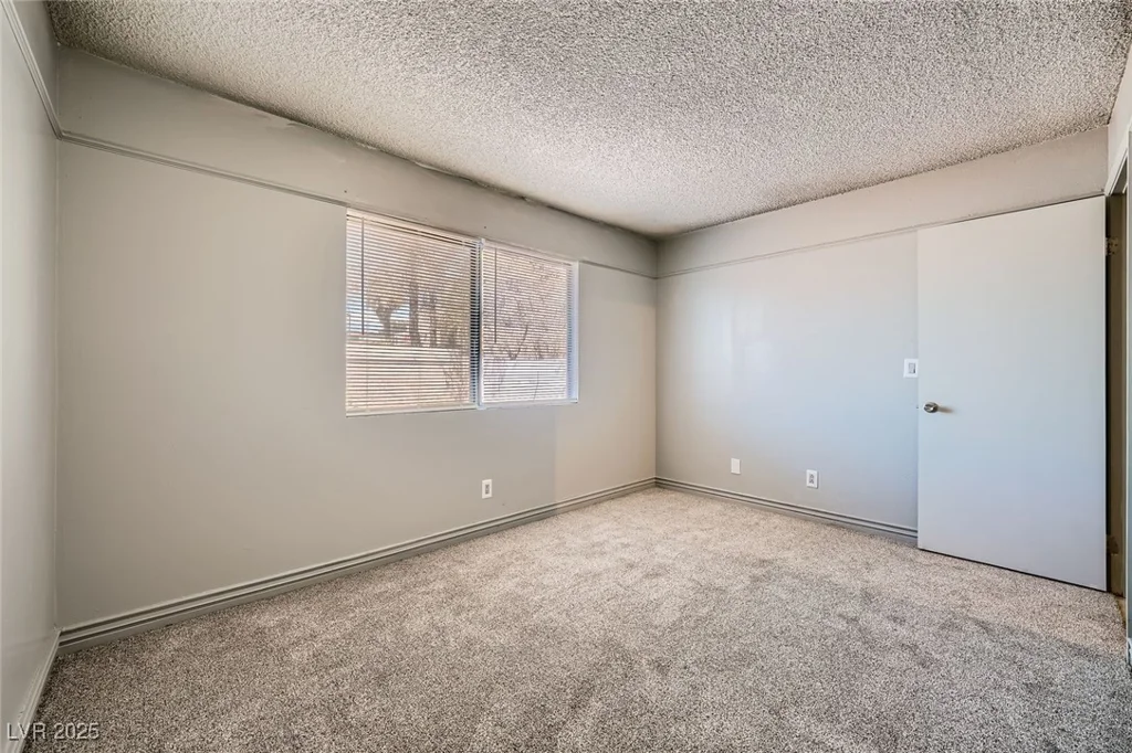 100 Underhill, Las Vegas, NV 89145