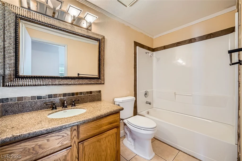 100 Underhill, Las Vegas, NV 89145
