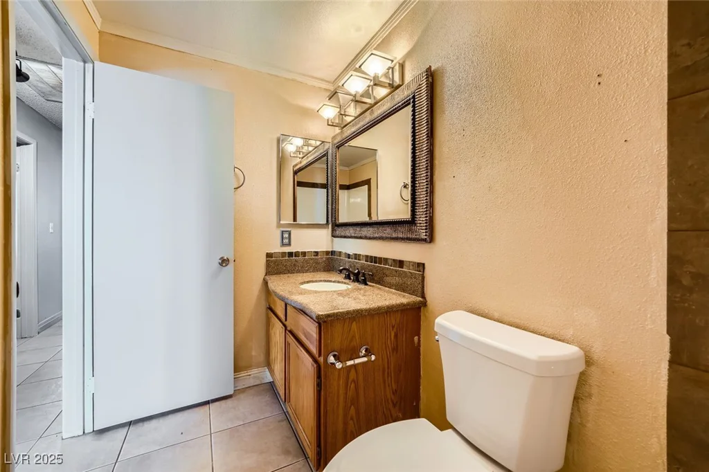 100 Underhill, Las Vegas, NV 89145