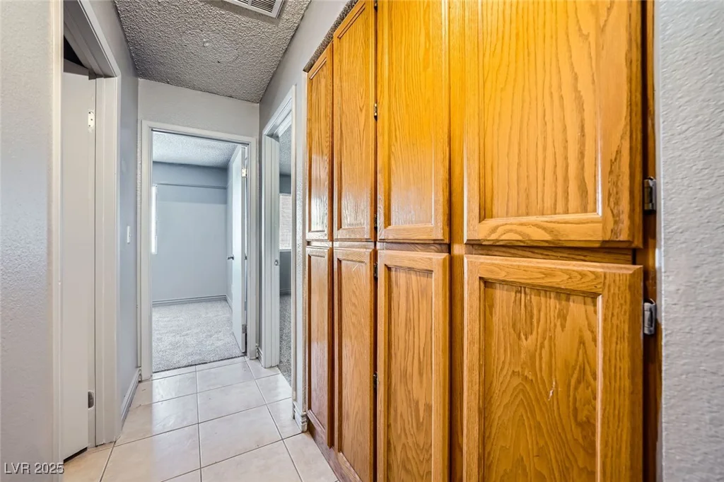 100 Underhill, Las Vegas, NV 89145
