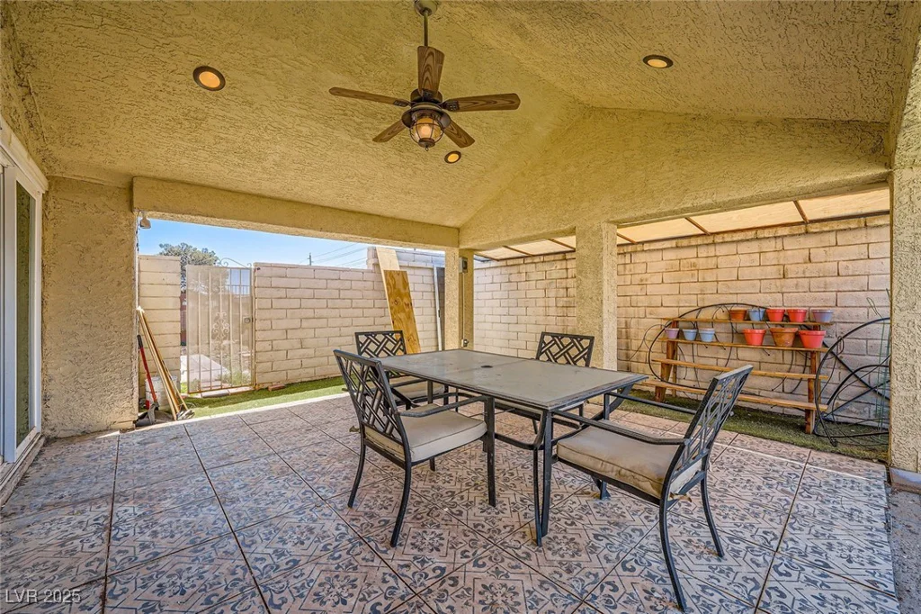 100 Underhill, Las Vegas, NV 89145