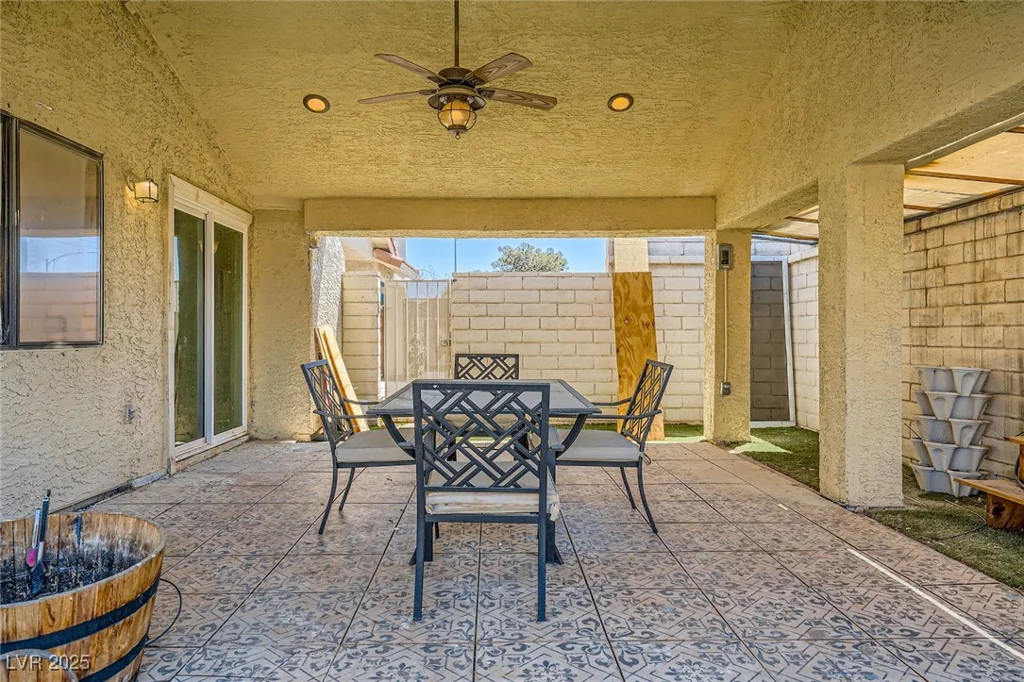 100 Underhill, Las Vegas, NV 89145