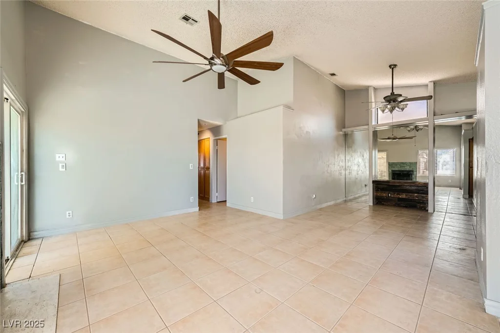 100 Underhill, Las Vegas, NV 89145