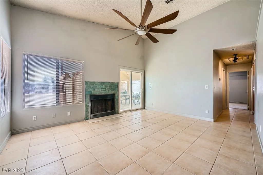 100 Underhill, Las Vegas, NV 89145