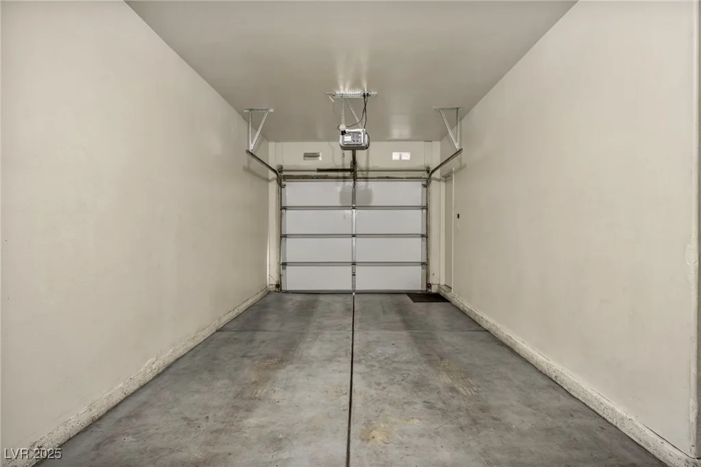 10550 Alexander, Las Vegas, NV 89129