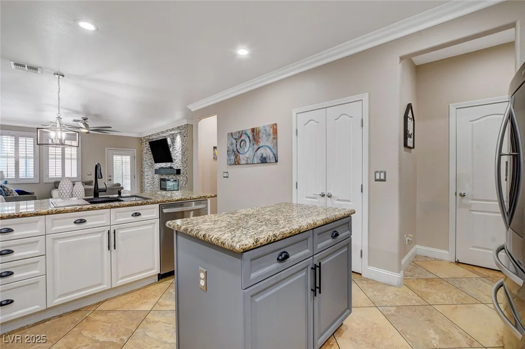 7013 Pink Flamingos, North Las Vegas, NV 89084