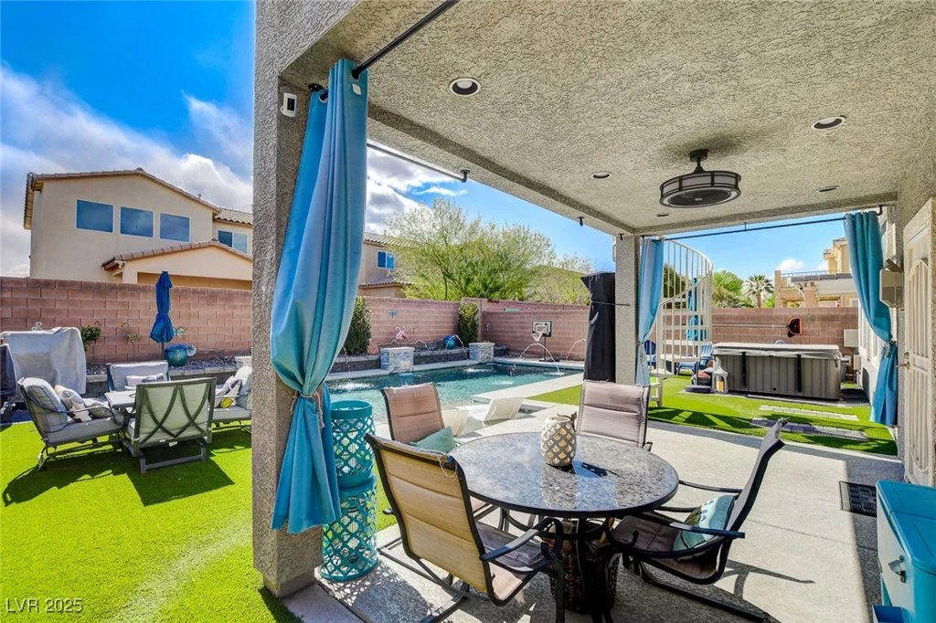 7013 Pink Flamingos, North Las Vegas, NV 89084
