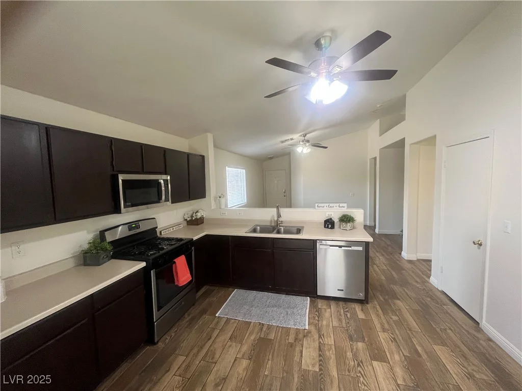 5904 Oakton, Las Vegas, NV 89130