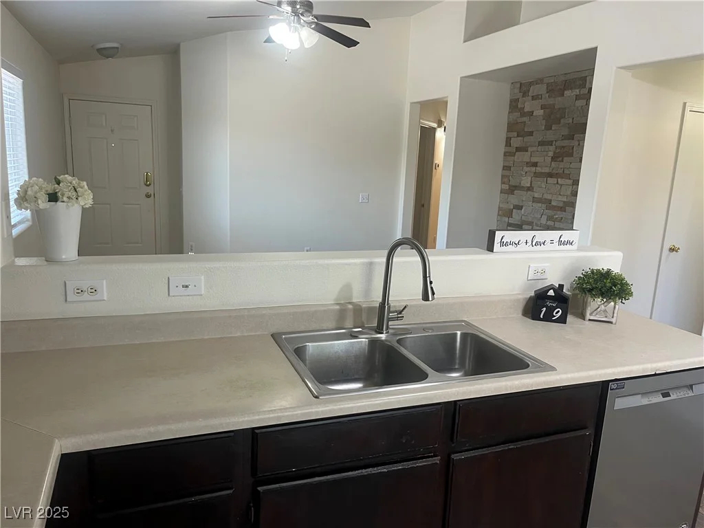 5904 Oakton, Las Vegas, NV 89130