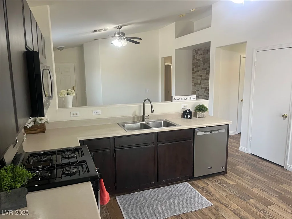 5904 Oakton, Las Vegas, NV 89130