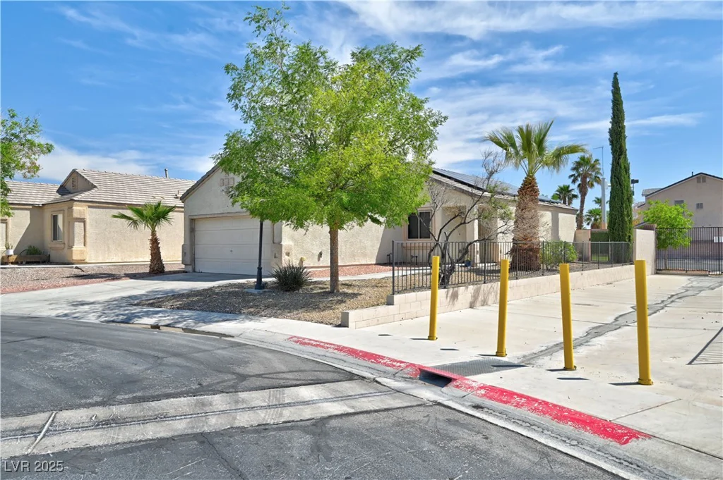 5904 Oakton, Las Vegas, NV 89130