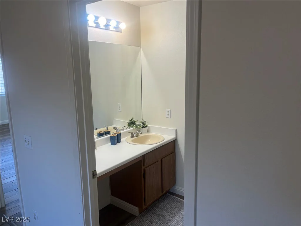 5904 Oakton, Las Vegas, NV 89130