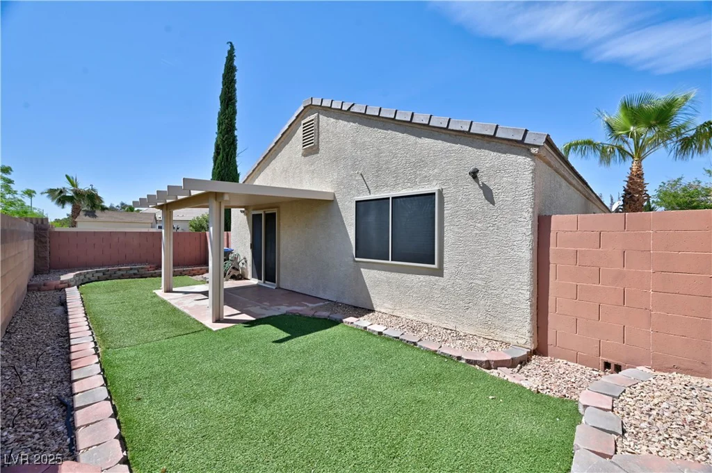 5904 Oakton, Las Vegas, NV 89130