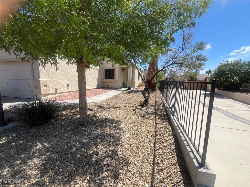 5904 Oakton, Las Vegas, NV 89130