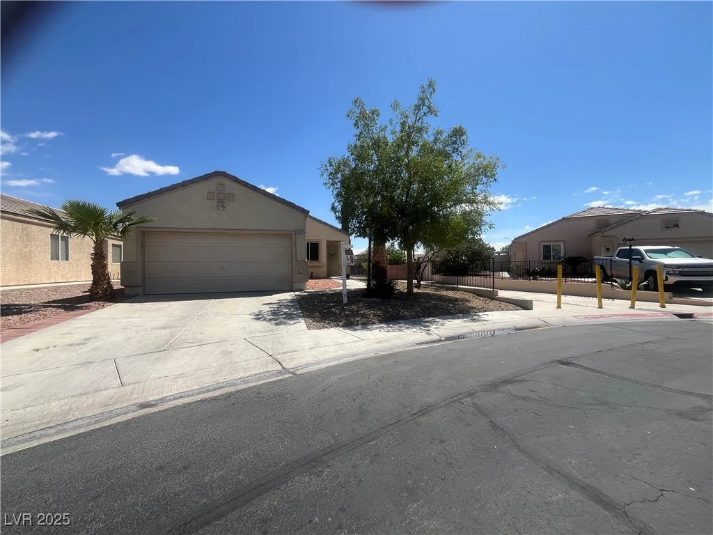 5904 Oakton, Las Vegas, NV 89130