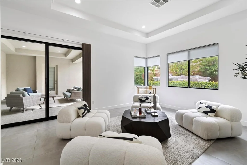 29 Owl Ridge, Las Vegas, NV 89135