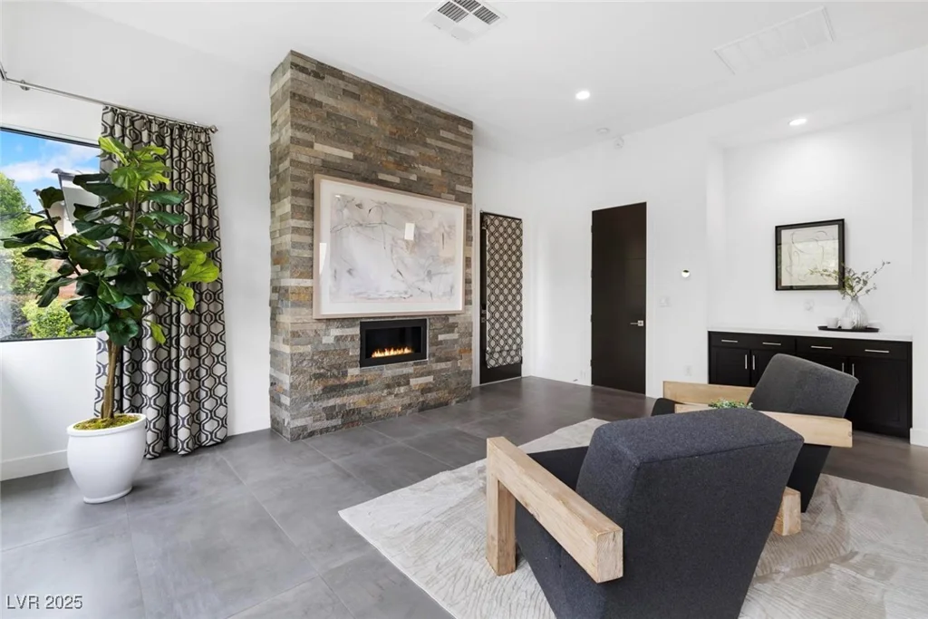 29 Owl Ridge, Las Vegas, NV 89135