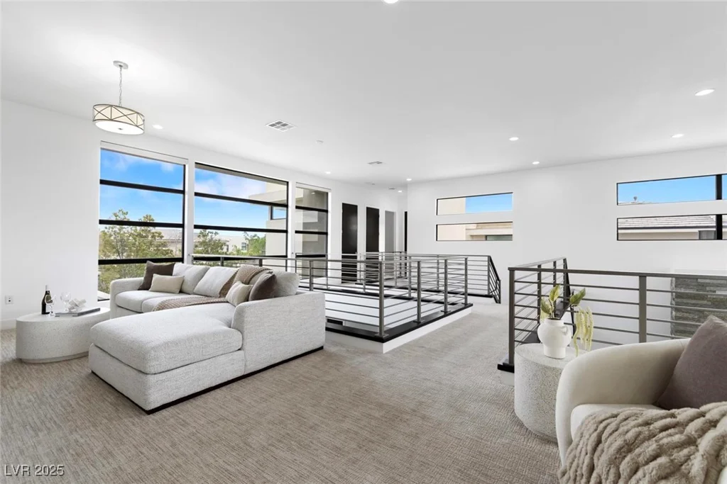 29 Owl Ridge, Las Vegas, NV 89135