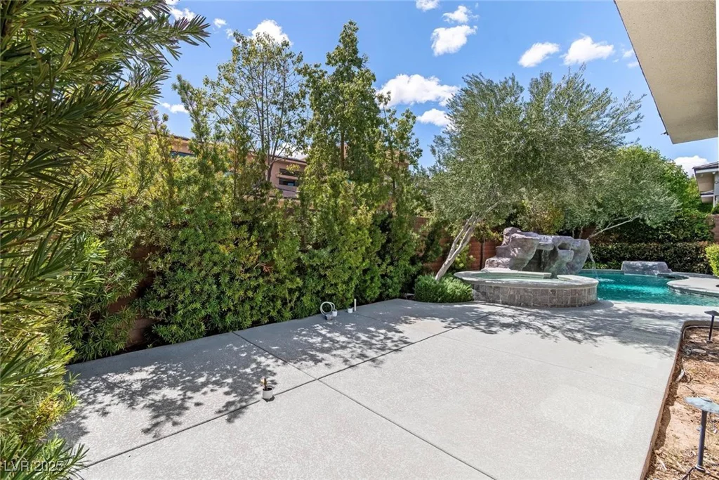 29 Owl Ridge, Las Vegas, NV 89135