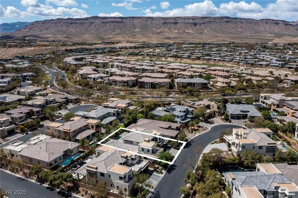 29 Owl Ridge, Las Vegas, NV 89135