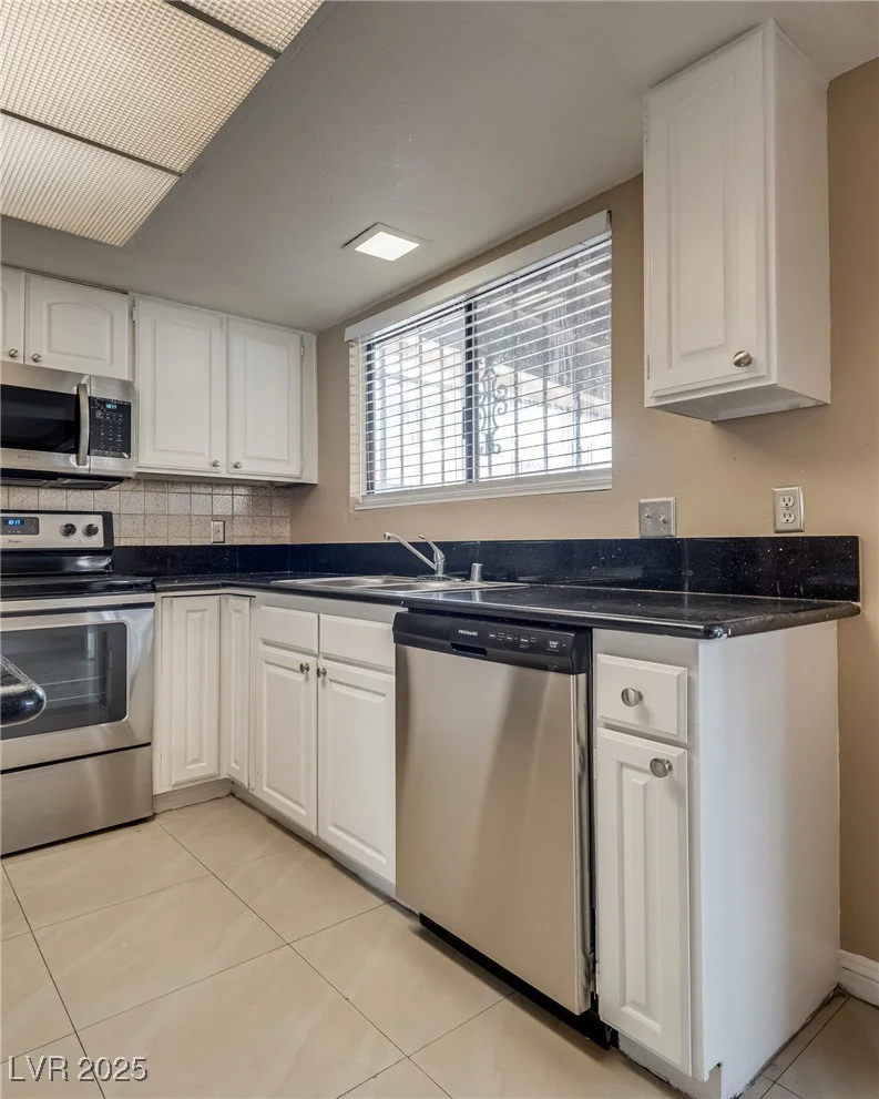 3350 Duece, Las Vegas, NV 89121