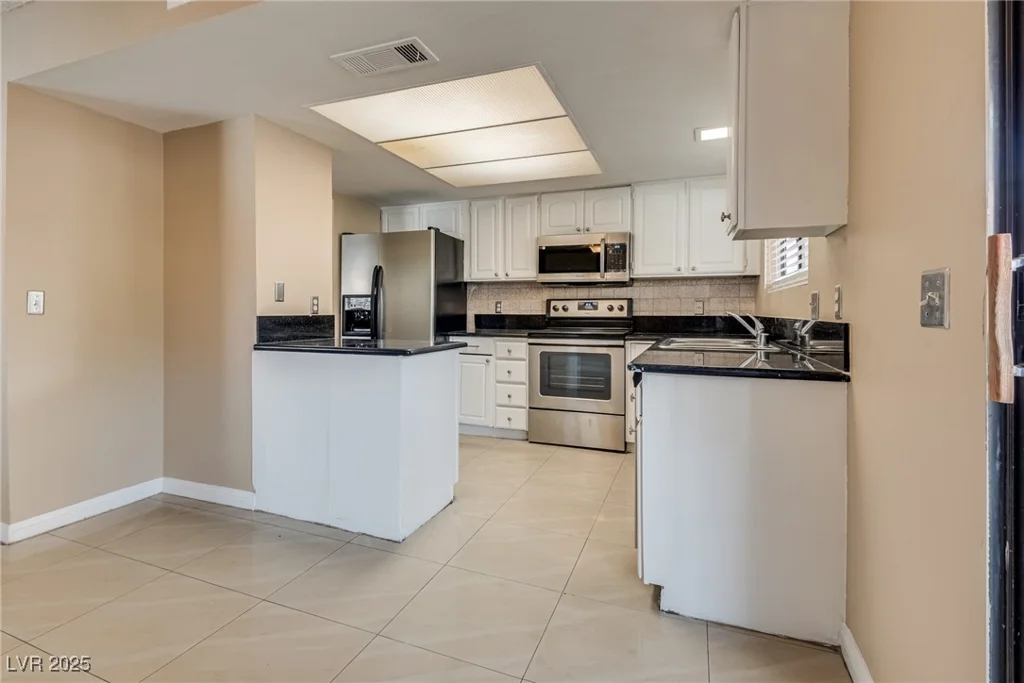 3350 Duece, Las Vegas, NV 89121
