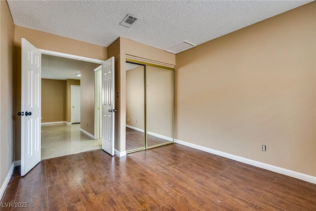 3350 Duece, Las Vegas, NV 89121