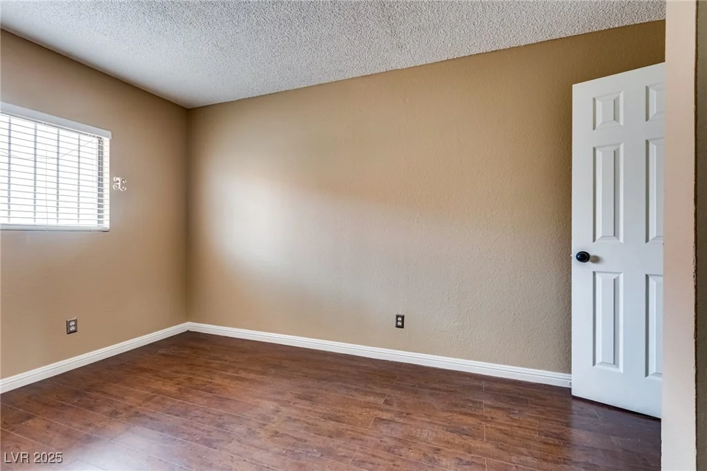 3350 Duece, Las Vegas, NV 89121
