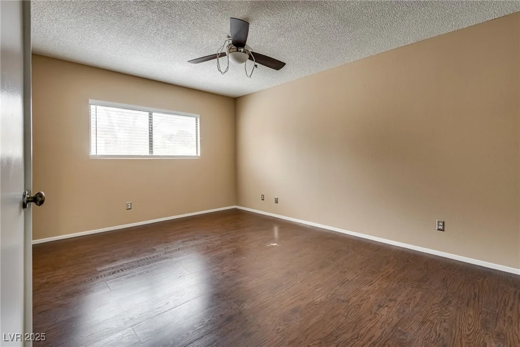 3350 Duece, Las Vegas, NV 89121