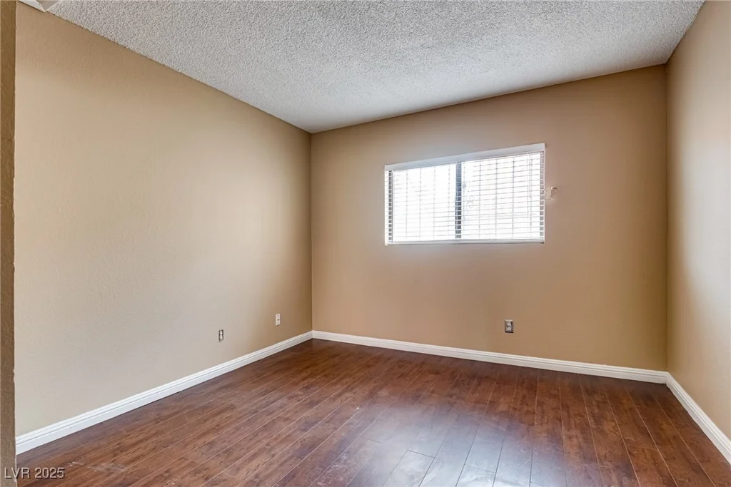 3350 Duece, Las Vegas, NV 89121