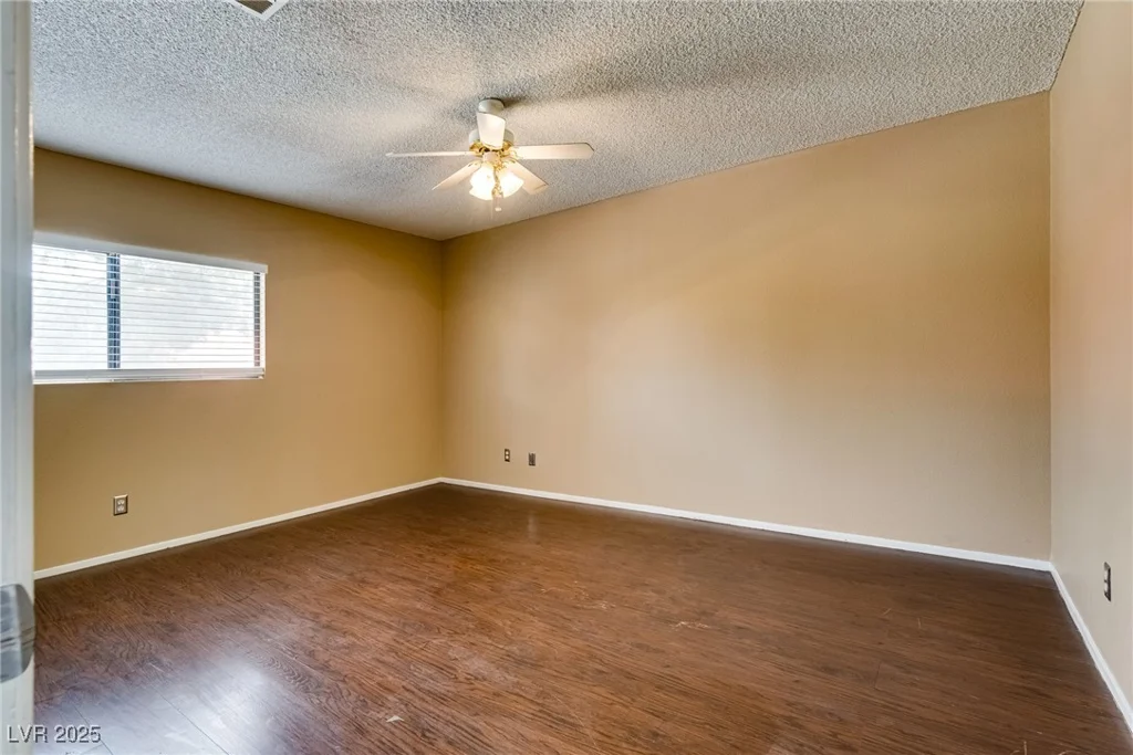 3350 Duece, Las Vegas, NV 89121