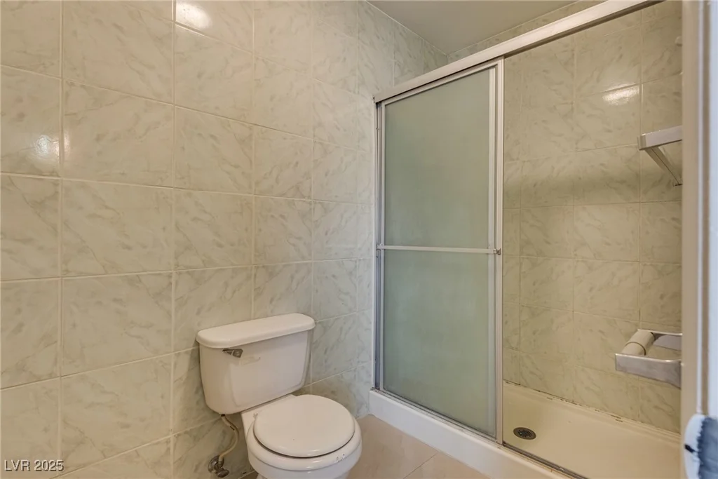 3350 Duece, Las Vegas, NV 89121