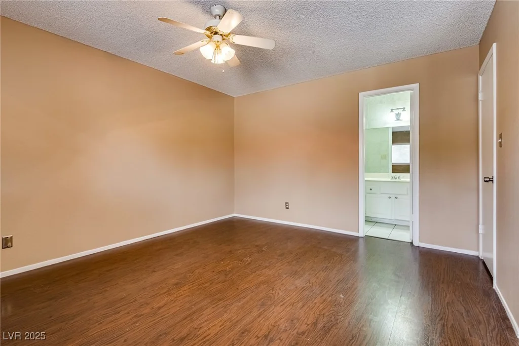 3350 Duece, Las Vegas, NV 89121