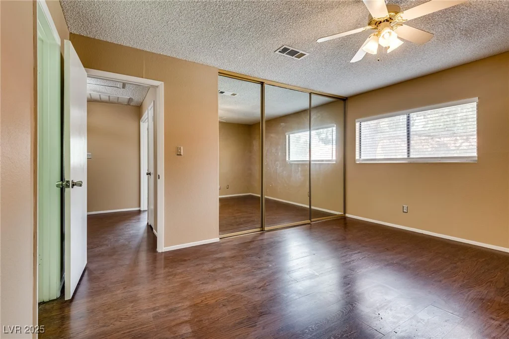 3350 Duece, Las Vegas, NV 89121