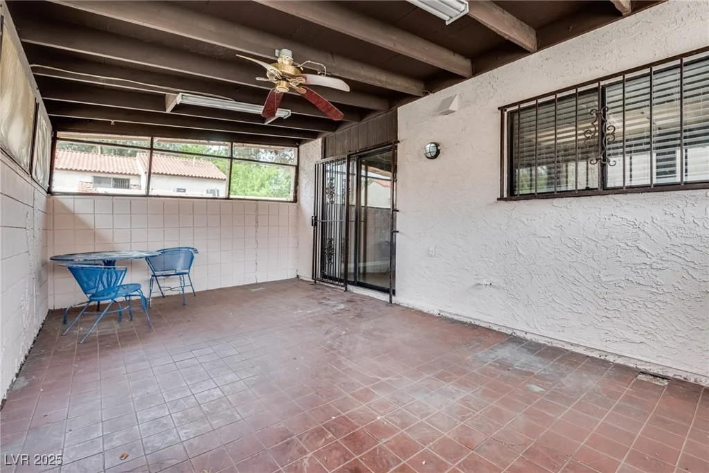 3350 Duece, Las Vegas, NV 89121
