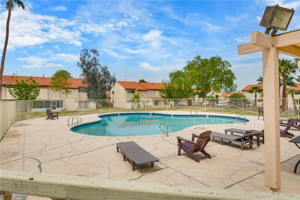 3350 Duece, Las Vegas, NV 89121
