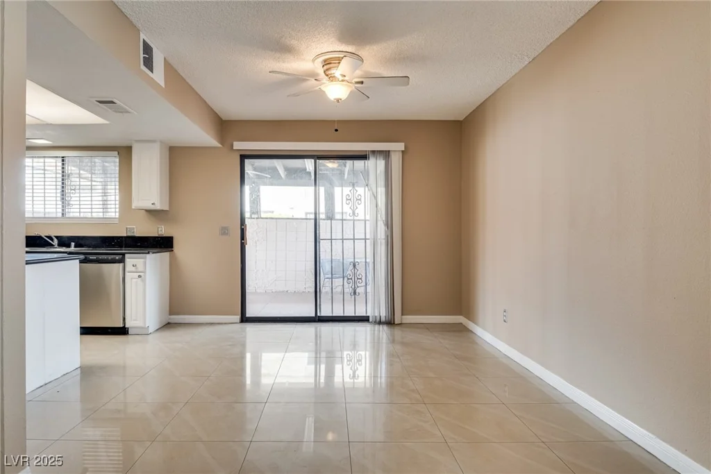 3350 Duece, Las Vegas, NV 89121