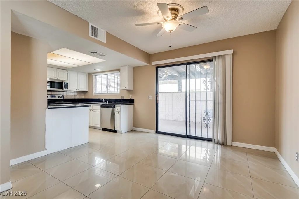 3350 Duece, Las Vegas, NV 89121