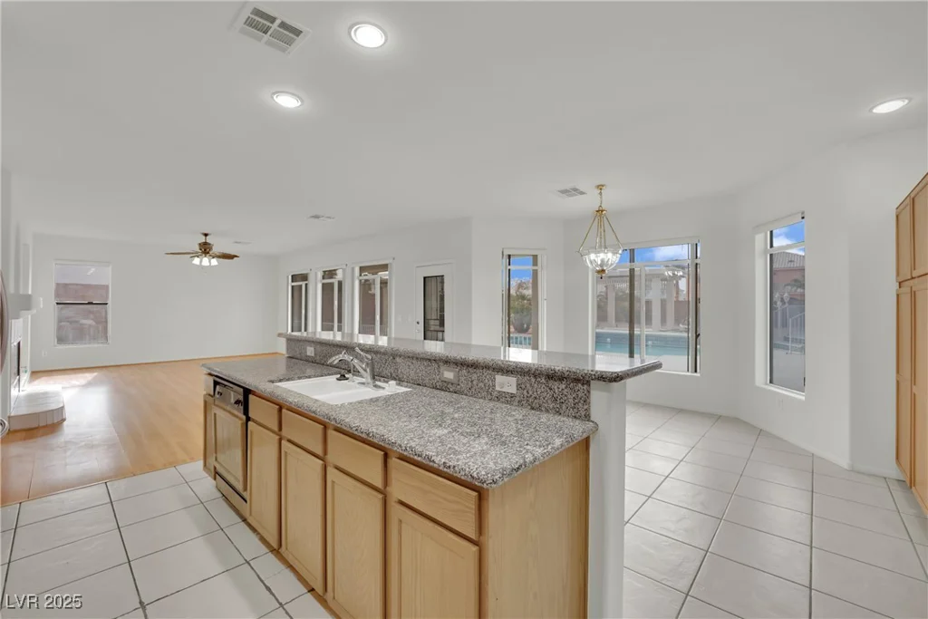 6927 Adobe Villa, Las Vegas, NV 89142
