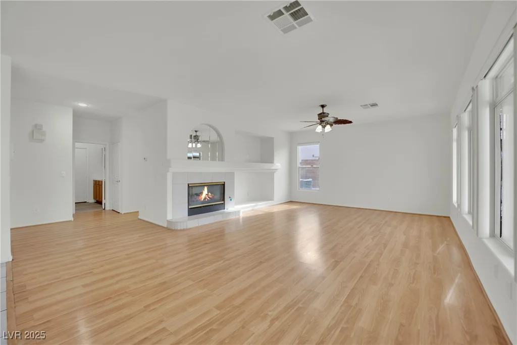 6927 Adobe Villa, Las Vegas, NV 89142